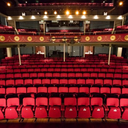 John_Eccles's tweet photo. Come on People of Oldham we must try to save the Coliseum Theatre. By my simple reckoning 237,000 people live in Oldham that works out at a donation of 50p per person would go a long way to sorting this issue. #savethecoliseum #theatre https://t.co/Y8h1PBUamE