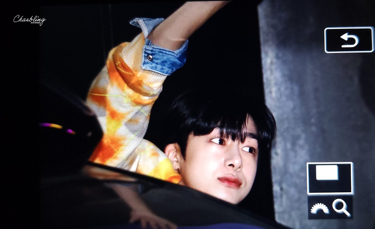 chaebling_0115's tweet photo. 230201 다이슨 퇴근 프리뷰

끝까지 몬베베들에게 인사해주는
채다정이💕

#형원 #ヒョンウォン #hyungwon #h_one ♡̆̈
#MONSTAX #몬스타엑스
@OfficialMonstaX https://t.co/yV6IQSzpwg