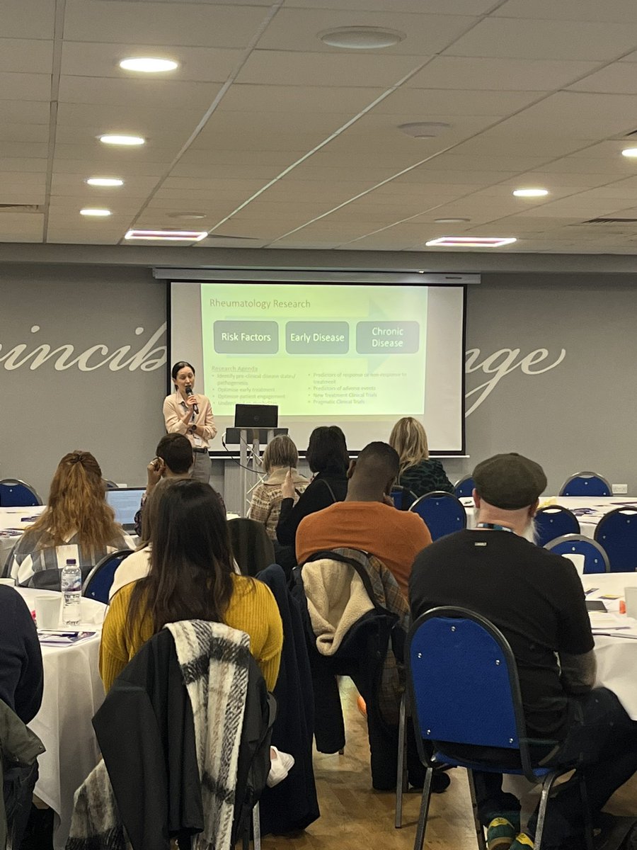 LeasaFish's tweet image. Already off to a great start #GetTheResearchBug Roadshow @WeAreLSCFT @LSCFTResearch Great talk by one of our Moving Well Rheumatology consultants Sarah Horton putting Physical Health on the research map 🙌🏻 @lizzymacphie @SarahFishPhysio @lorna_pink @Bex2079 still time to join in!