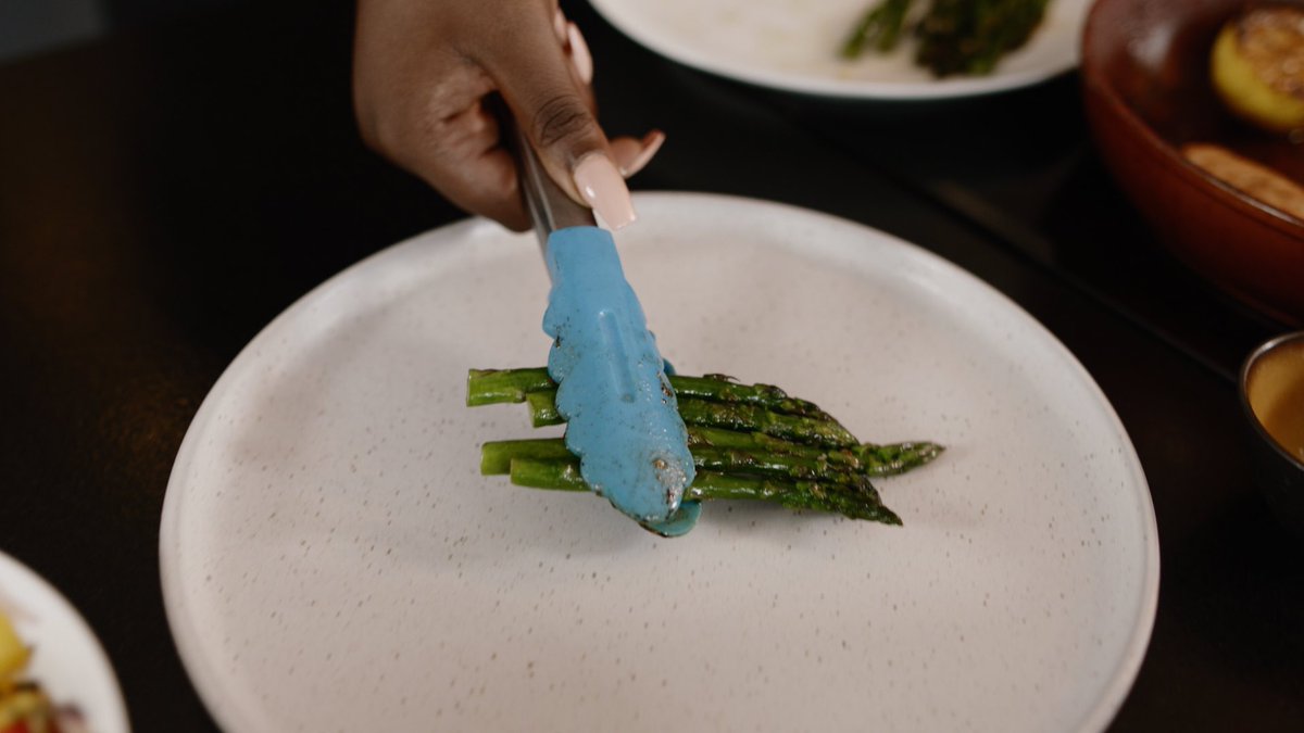 TheCookALongSA's tweet photo. We eat with our eyes first. Presentation is important. 

The Cook Along is now streaming on Netflix. 
#thecookalong #netflix #knowyourfood https://t.co/0B7HyyEOZd