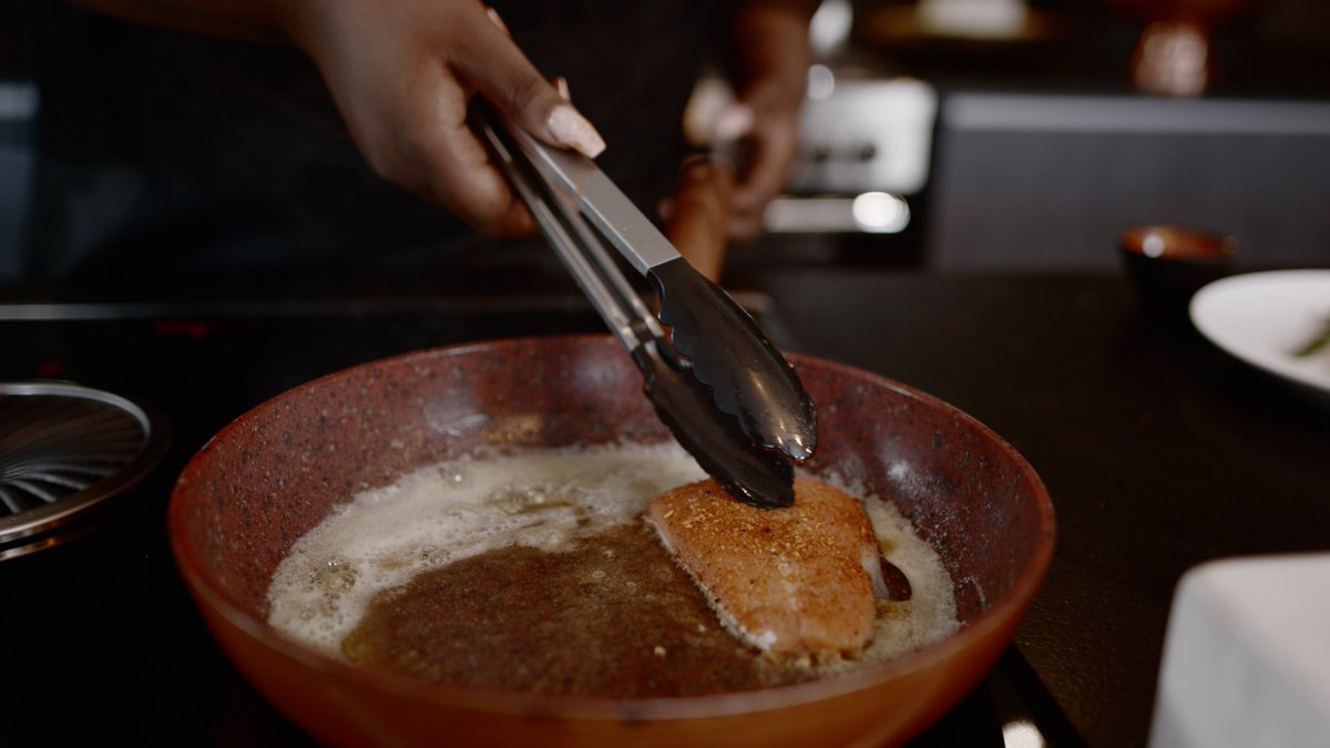 TheCookALongSA's tweet photo. We eat with our eyes first. Presentation is important. 

The Cook Along is now streaming on Netflix. 
#thecookalong #netflix #knowyourfood https://t.co/0B7HyyEOZd