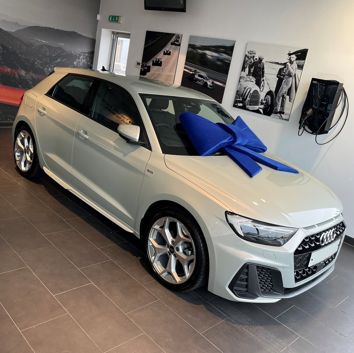 PrestonAudi's tweet image. Happy New Car Day!

This lucky customer got to drive away in their stunning Dew Silver A1 Sportback S Line😍

This could be you! Follow the link below to browse our impressive range of New &amp;amp; Approved Used model👇

ecs.page.link/2Q4Jf 

#newcar #audi #audia1 #sline