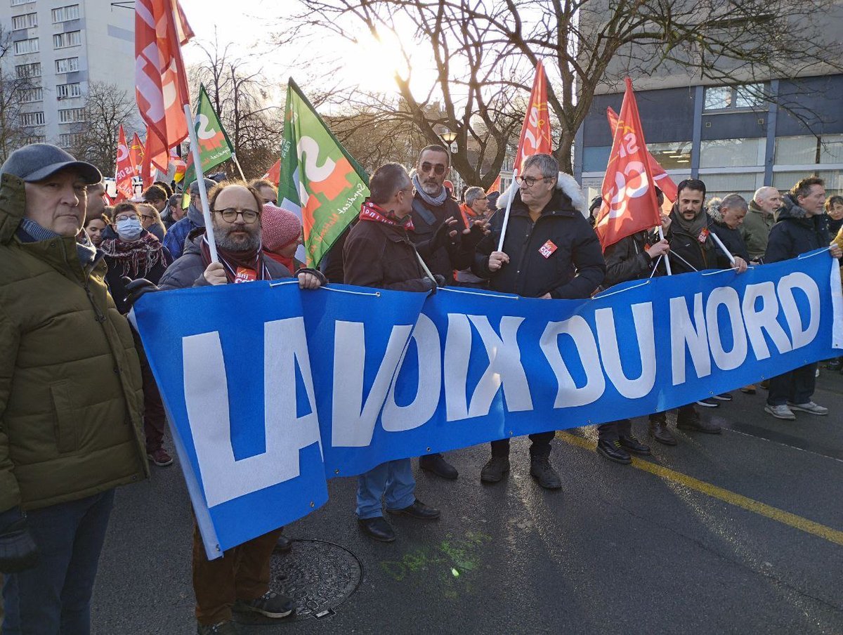 La Voix du Nord  a participé à la manifestation contre la réforme des retraites, hier à Lille. Le gouvernement allonge la durée du temps de travail, et dans le même temps notre entreprise veut raccourcir celle de nos salariés les plus âgés : cherchez l’erreur !