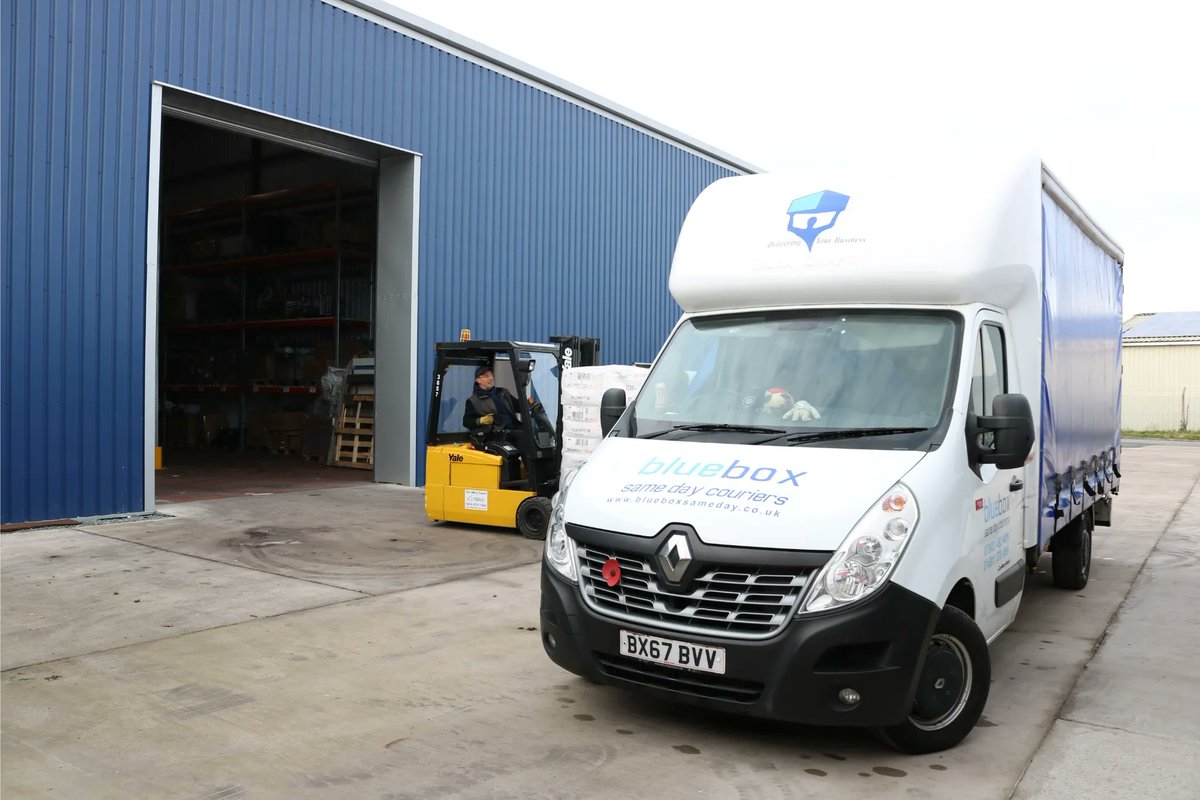 Blueboxsameday's tweet photo. #deliverwithease with our #uksameday service. We are available 24/7 if you have any #urgent #deliveries please contact us on 01691 830889 we will be glad to help. We have small vans up to 7.5tn lorry's available for bookings. #samedayspecialists #sameday #blueboxsamedaycouriers https://t.co/t1Y7xHcvRF
