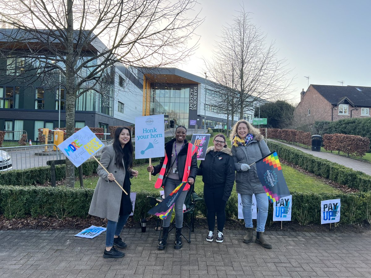Keri_fsg's tweet image. Our small but mighty picket 🪧Everyday we go above &amp;amp; beyond for the love of education and the love for our students!  Today we decided to #standupforeducation and demand better funding for schools and our profession ❤️#saveourschools #neu @NEUnion #TeacherStrike #EnoughlsEnough