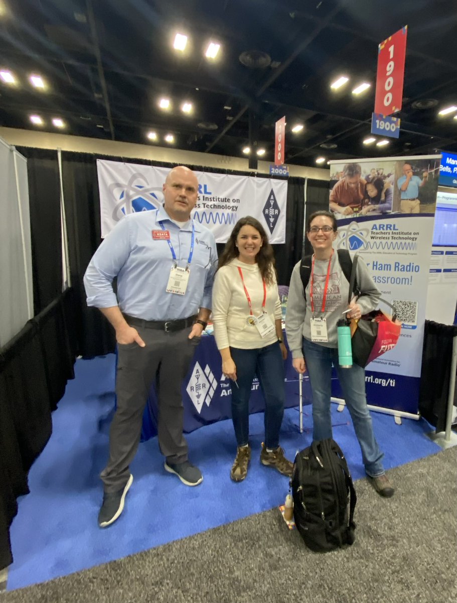 eduappsandmore's tweet photo. Educators! ARRL is a non-profit org giving away free trips for prof development  and also giving away books. See us in booth 1863 to learn more! #stem #edtech #steam #TCEA more info at https://t.co/9WEVVy94HH https://t.co/sxLa9mh3NL