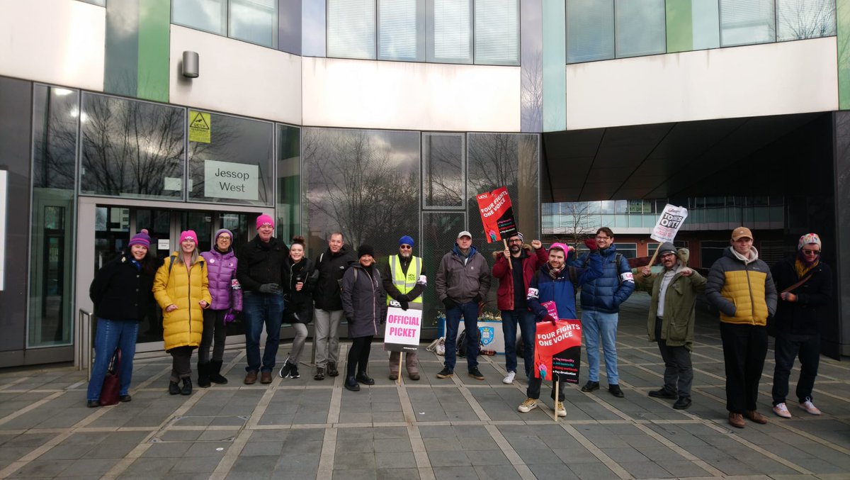 So many picketers! Firth Court, Jessop West, the Arts Tower, and our Running Picket 🏃‍♂️ which went down to visit our comrades at <a href="/UCUHallam/">UCUHallam</a> #ucuRISING