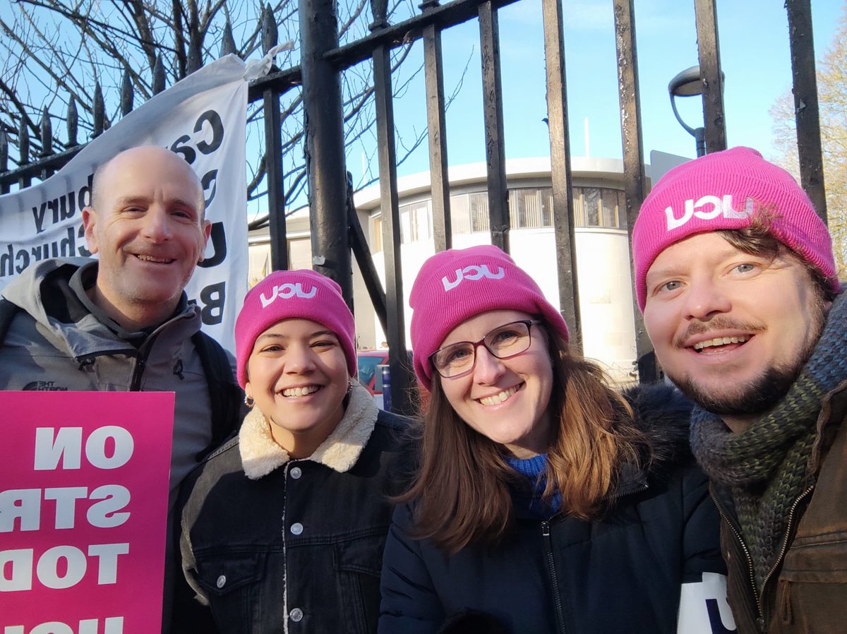 Dr Laura Cashman tweet media