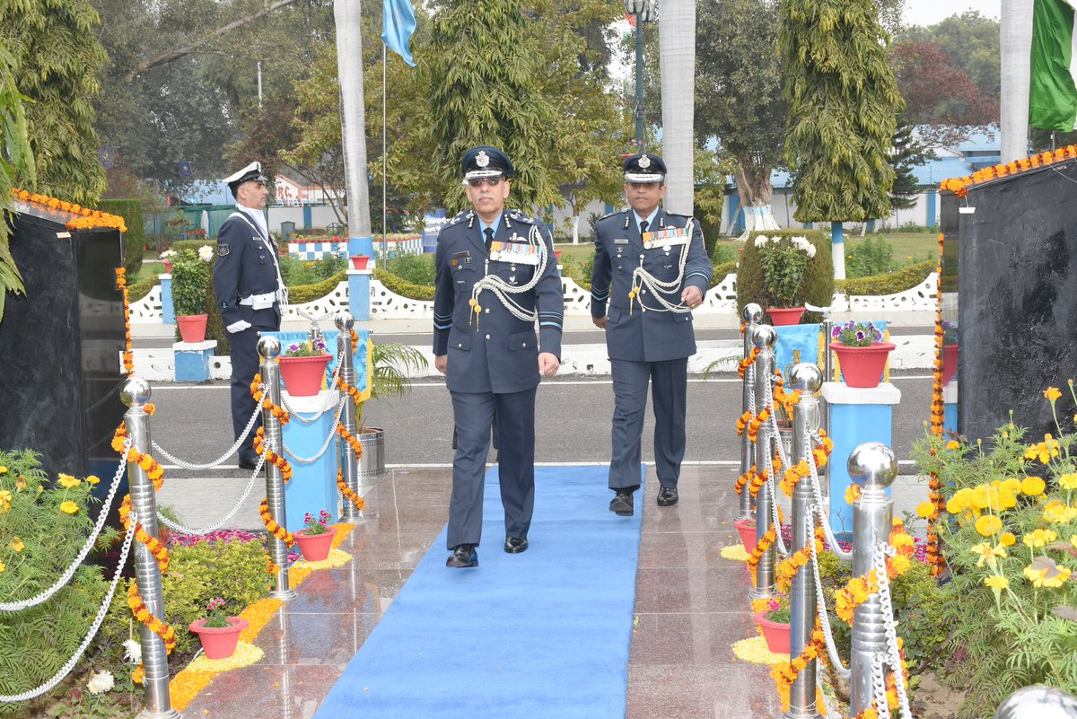 PROdefprayagraj's tweet photo. #HQCAC #IAF Central Air Command gets its new AOC-in-C. Air Marshal RGK Kapoor AVSM VM assumed the appointment of Air Officer Commanding-in-Chief of Central Air Command on 01 February 2023. https://t.co/cfapIoLJyz