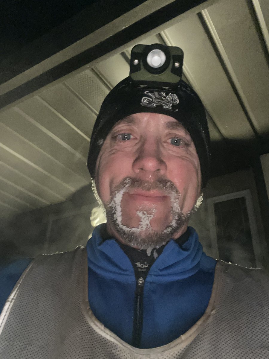 MrHowettSci's tweet photo. Nothing like crisp early morning miles!!! #onlysomany https://t.co/RYIDrWDbTw