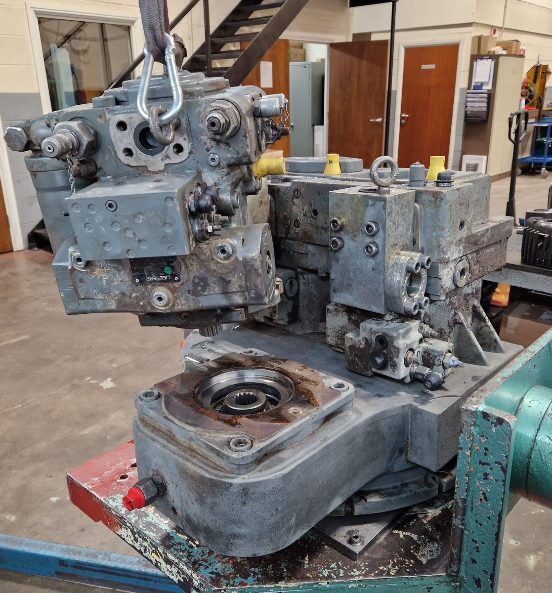 cjplantltd's tweet photo. Liebherr R934 Main Hydraulic Pump. Customer removed the pump at first signs of a problem.
Main bearings had started to fail, cylinder blocks show signs of overheating.Unit completely reconditioned, all worn parts, bearings and seals replaced. 
Work covered by 12 months warranty. https://t.co/2aOUu1z03m