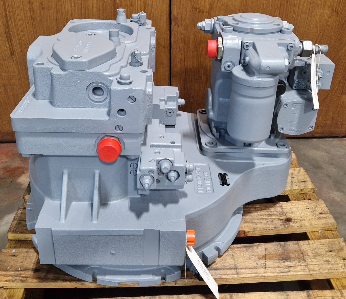 Liebherr R934 Main Hydraulic Pump. Customer removed the pump at first signs of a problem.
Main bearings had started to fail, cylinder blocks show signs of overheating.Unit completely reconditioned, all worn parts, bearings and seals replaced. 
Work covered by 12 months warranty.