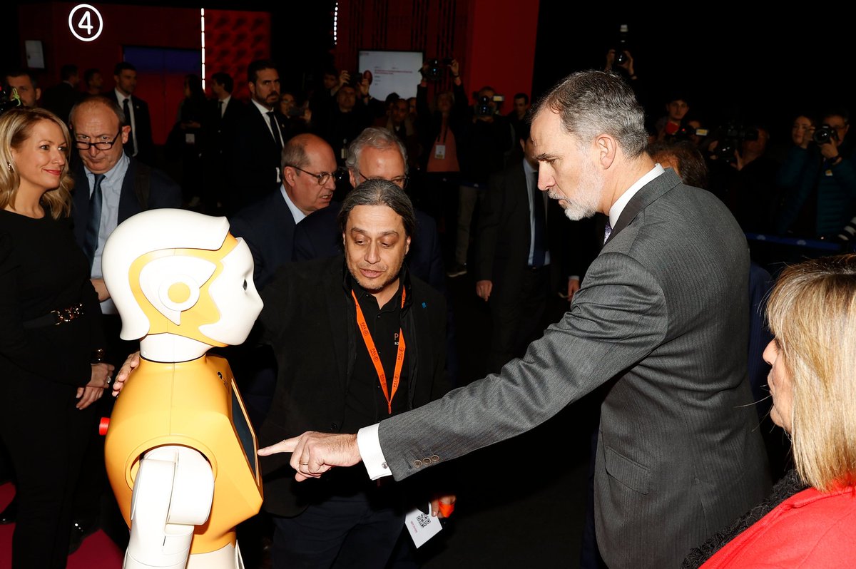 The king of #Spain knows that #IoT is the future. #FelipeVI is also attending the #IOTSWC23 How can #Chirp help automate the future of Spain?