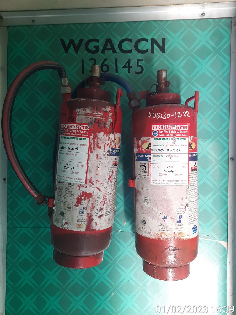 sukesh23kumar's tweet photo. @RailMinIndia @KonkanRailway @IRCTCofficial Please explain the the use of expired Fire extinguisher due date mentioned is 30.12.2022 its almost been a month, Train No 12620 Coach B2.#railwaysofindia @RailwaySeva Improve the safety standards. https://t.co/KvnpEDhvcW
