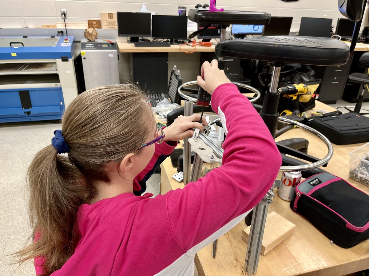 FRC5293's tweet photo. More building &amp; prototyping! https://t.co/MGfkx4a2qs