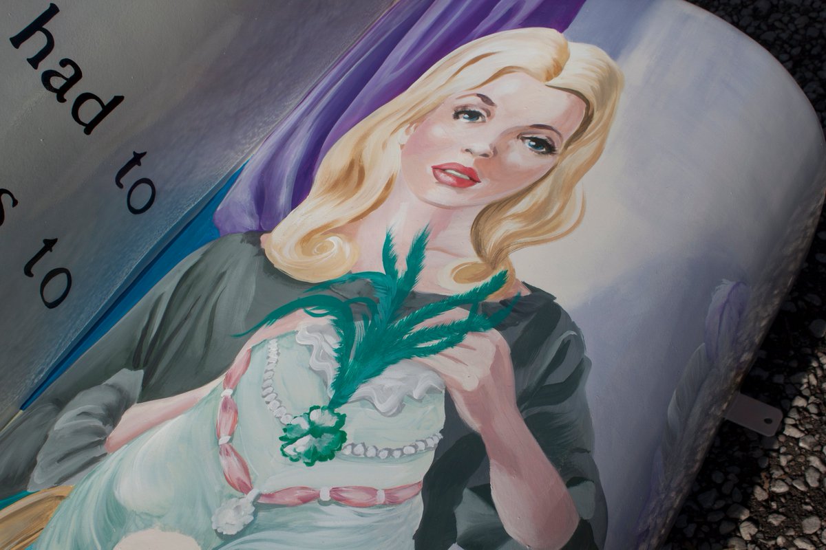 OneRedShoe's tweet photo. @LBFlyawayhome Thank you. I was kind of proud of capturing this wistful look from Cinderella as she was arranging her sister's hair. I'd always paused on that image in the book https://t.co/e2kKHNoV2M