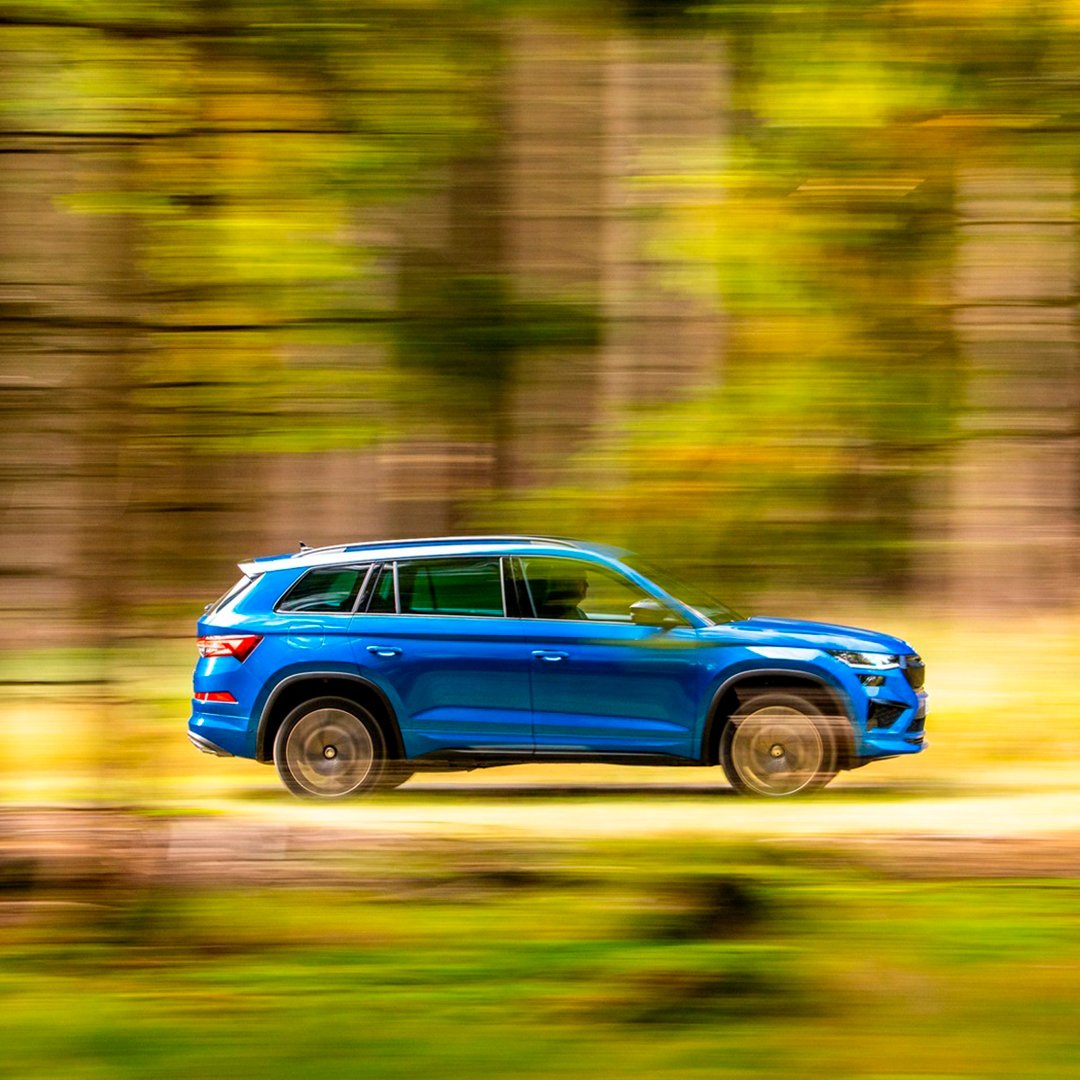 Este color le queda estupendamente 💙, ¿no?🙄

#ŠKODA #KODIAQRS #AutocenterMadrid #Madrid