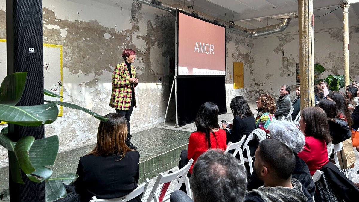 Confe_Planeta's tweet photo. Nuestra speaker, @AndreaVilallong (https://t.co/GpKJz6QlkO), realizó el pasado viernes una charla sobre la #positividad en el 'Annual Meeting 2023' de @EAE_B_School

👇🏼Descubre todos los detalles aquí 
https://t.co/8Kd3l4DylW

#ConferenceOffice #EAE #speakers #Enamórate https://t.co/onQJ2VWmoK