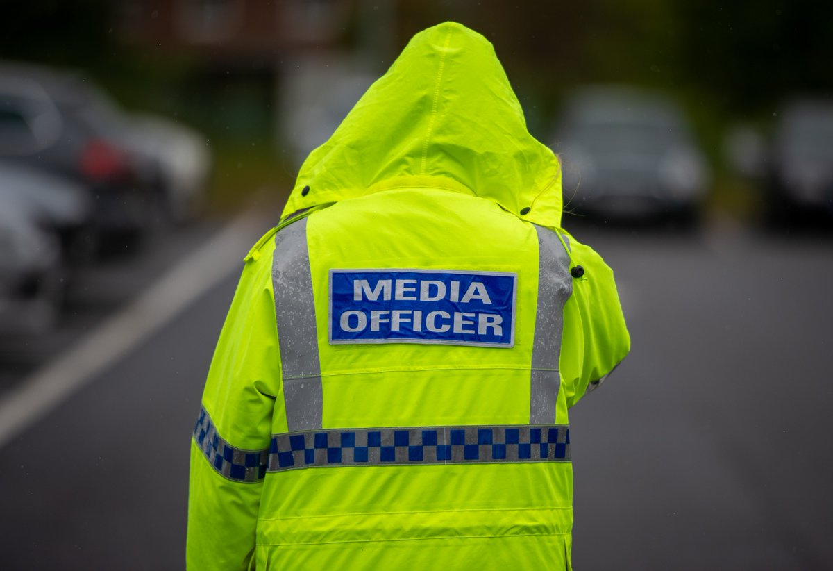 We're looking for a Media Officer to join us at @dorsetpolice following internal promotion. ➡️ Salary 32k + on call ➡️ Hybrid working (DT2 8DZ and home) ➡️ Help reduce crime, publicise incidents and enhance public confidence Feel free to DM or more info: dcpanddp-jobs.tal.net/vx/lang-en-GB/…