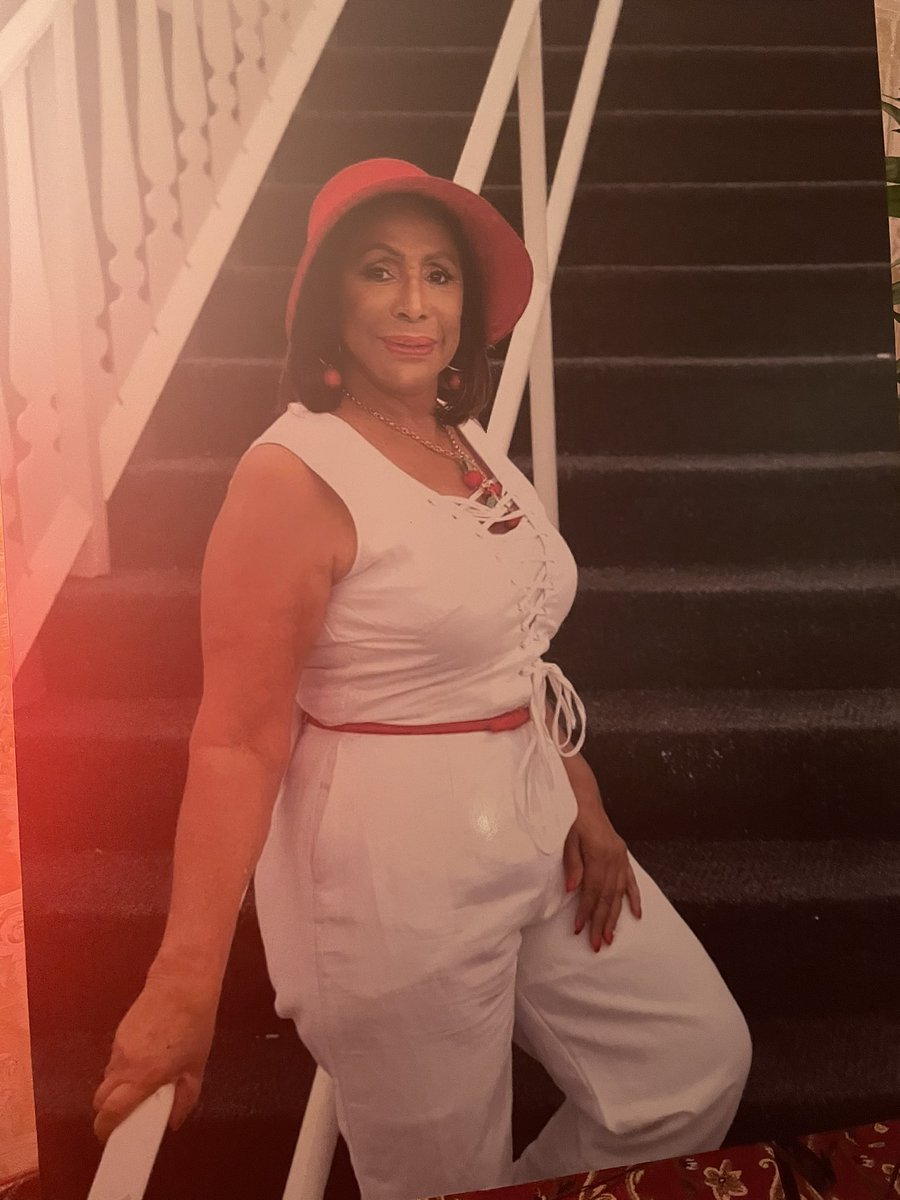 No estás, pero hoy es tu cumpleaños Querida,inolvidable,amiga,compañera Kenia Correa una luchadora incansable trabajadora y fiel a nuestro líder Leonel Fernández como olvidar tantos años de lucha te  extraño y siempre te recordare <a href="/LeonelFernandez/">Leonel Fernández</a> #FPComunica #MorrobelDiputado