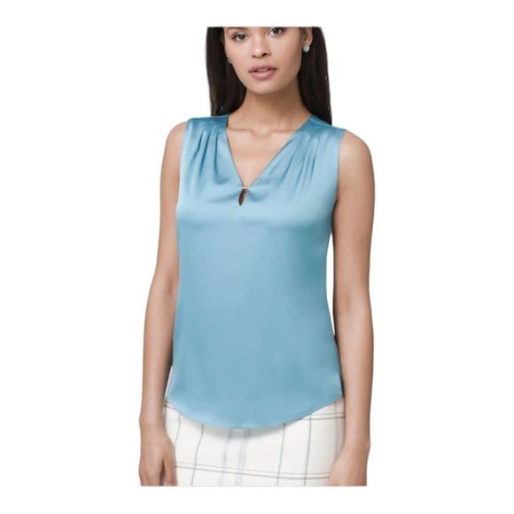 Fitlific's tweet photo. So good I had to share! Check out all the items I'm loving on @Poshmarkapp #poshmark #fashion #style #shopmycloset #parisianpet #whitehouseblackmarket #thenorthface: https://t.co/QyUkTKHzdx https://t.co/vonXFFa2VE