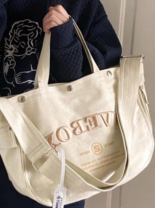 Sijeunilili's tweet photo. Inspirasi Totebag Aestestic🍒
Pic 1 •Sera LIVEBOX Jepang Tas Kanvas Wanita Bahu 
🌟4.9+
📌https://t.co/Aw98k0WfvY
Pic 2 •Premium Basic Totebag (Pastel Series) 
🌟4.8+
📌https://t.co/im5gEgDGxk
megumi Train to Busan Gege Sukuna LONG HAIR #JJKSpoilers #shopeeaffiliate #shopeehaul https://t.co/Aztj9vHTa5