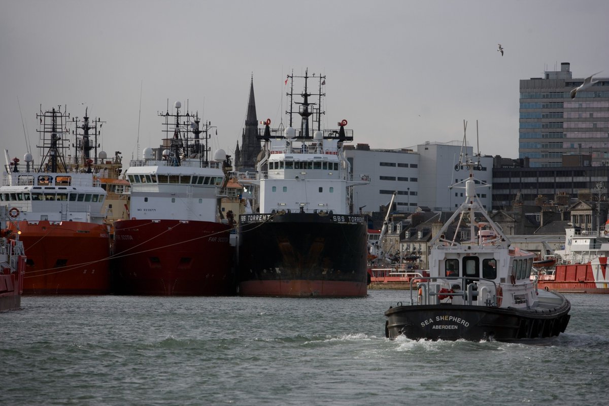 PortofAberdeen's tweet photo. ๐๐๐ก๐ค๐ฉ'๐จ ๐๐๐ค๐ฎ ๐ฅ๏ธ
Thereโs only three days left to apply for our Marine Pilot vacancy!
Find out more and apply here: https://t.co/yarBKZXgJ9
#marinepilot #mariner #maritime #property #environmental #portofaberdeen #PoATeam #OneTeam #recruitment #vacancy #hiring #jobs https://t.co/dtsXRBmQ5D