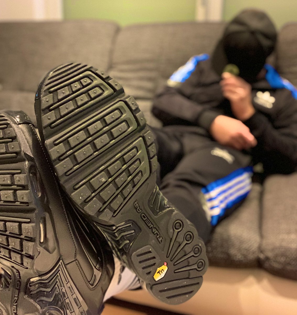 Af1Tn's tweet photo. Looking for Slave/Sub   on your knees and serve https://t.co/dA8HtBabdB