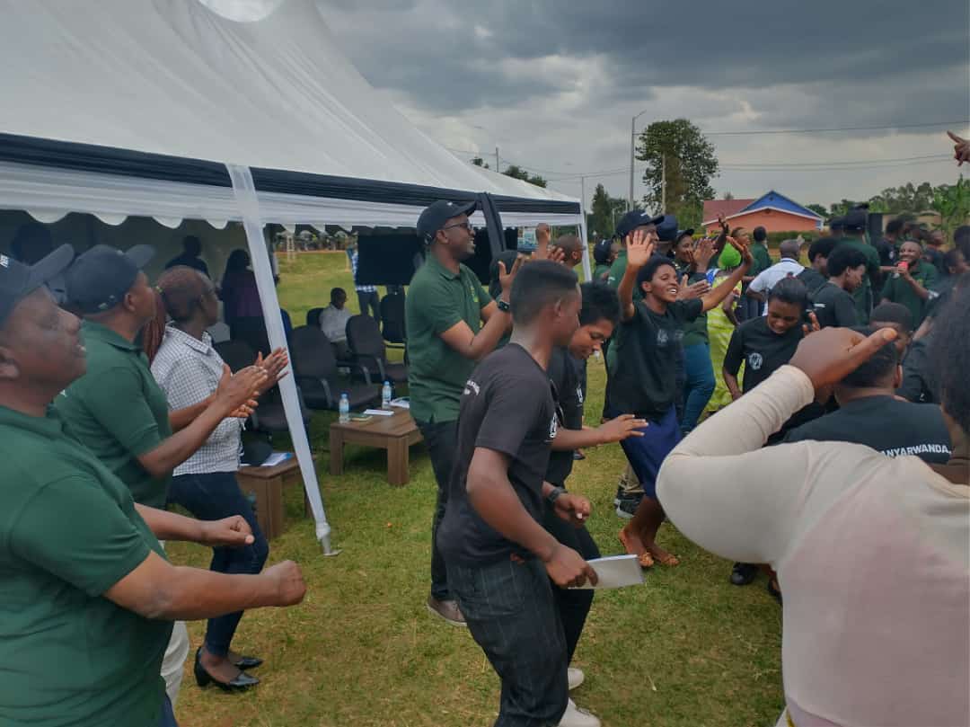 We are forever indebted to our heroes! As we celebrate National #Heroes,  we reflect on the values of our freedom fighters/Heroes: Patriotism, selflessness, sacrifice and discipline- worth to be emulated- a mission for our generation and generations to come...

#Ubutwari2023