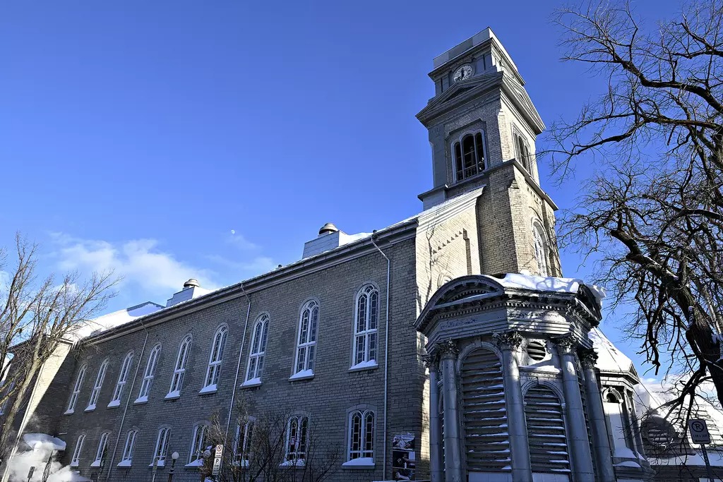 BaptisteRC's tweet photo. Un 6e et dernier hiver au sol, sous la neige, pour les pièces détachées du clocher de la patrimoniale église Saint-Sauveur ?
https://t.co/GMtKVwPIBr
#villedequebec
#villequebec
#patrimoine
@lesoleildeqc https://t.co/cBBxQSroZR