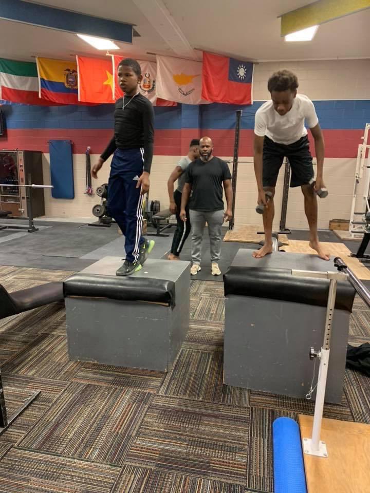 OldSkool_JD's tweet image. A throwback I’m 9yrs old training with @4k_Don  #1RB 2025 @MariSpaceghost 2022 GA State Champ 400m I’m just trying to get 1% better each day @211401Derrick Trainer @EffinghamFb @RecruitTheHam @RecruitGeorgia @FBUcamp @PrepRedzoneGA @MaxPreps @CoachVic_ @GroundYouth