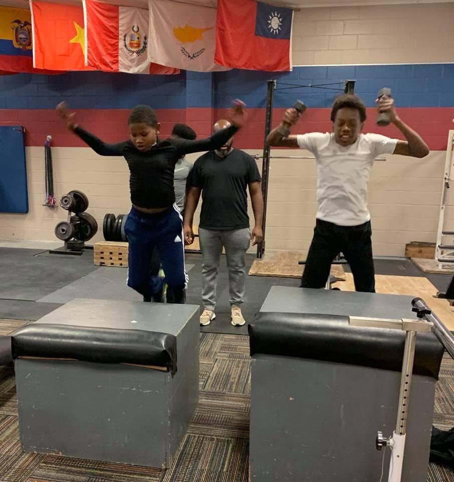 OldSkool_JD's tweet image. A throwback I’m 9yrs old training with @4k_Don  #1RB 2025 @MariSpaceghost 2022 GA State Champ 400m I’m just trying to get 1% better each day @211401Derrick Trainer @EffinghamFb @RecruitTheHam @RecruitGeorgia @FBUcamp @PrepRedzoneGA @MaxPreps @CoachVic_ @GroundYouth