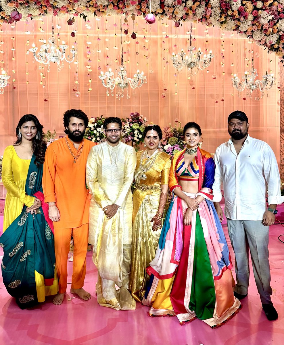 YOUTH STAR @actor_nithiin and His Wife #Shalini, Actress @KeerthyOfficial & Director @VenkyKudumula attended Director #VenkyAtluri 's Marriage With #Pooja 💐