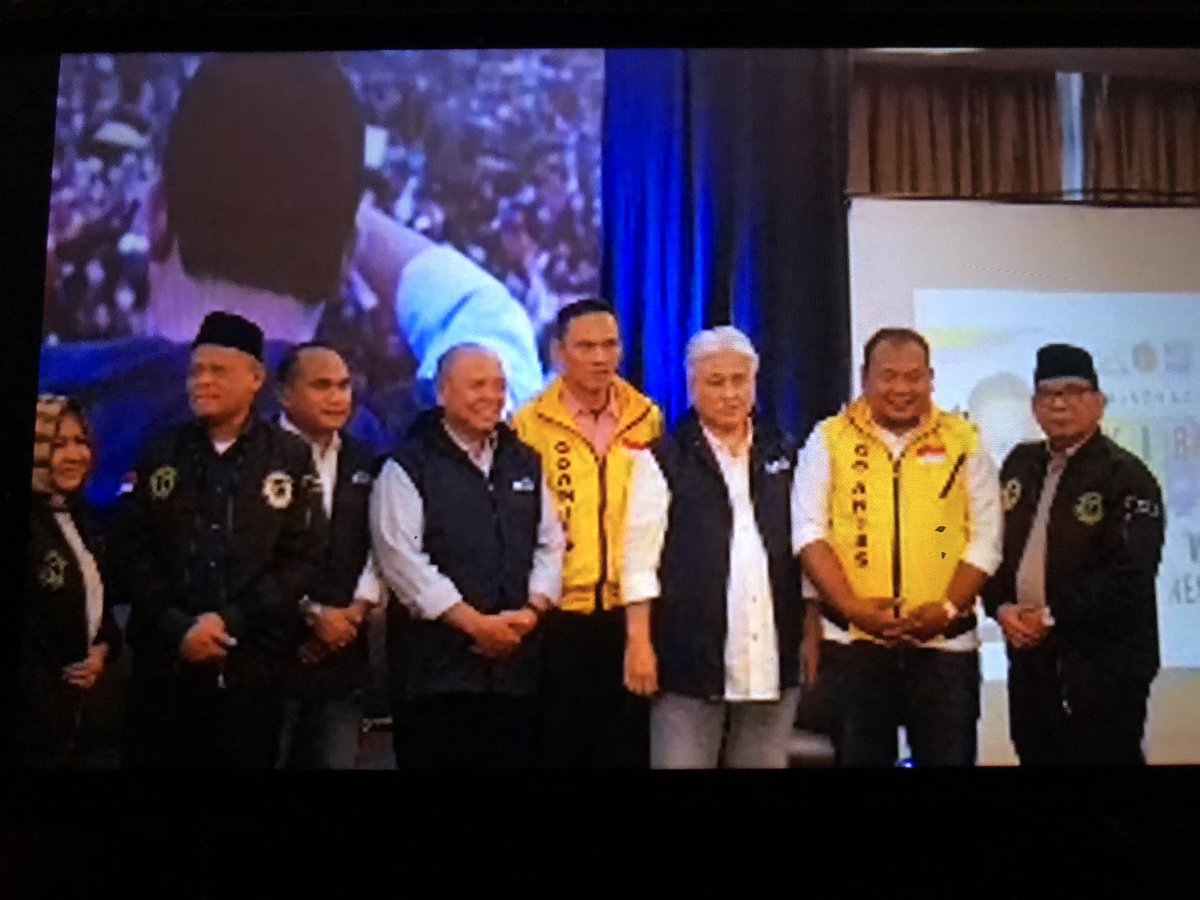 Gegbali_Anies2's tweet image. Sore yg indah, Sore berkah, Anies unstoppable, launching Sekber KIB Anies For President 2024, kader KUNING, BIRU,HIJAU ayo semua rakyat merapat apapun partaimu, dukung calon terbaik, semua untuk Indonesia jaya #kib #GoAnies #PAN #PPP #AniesForPresident #AniesPresidenku