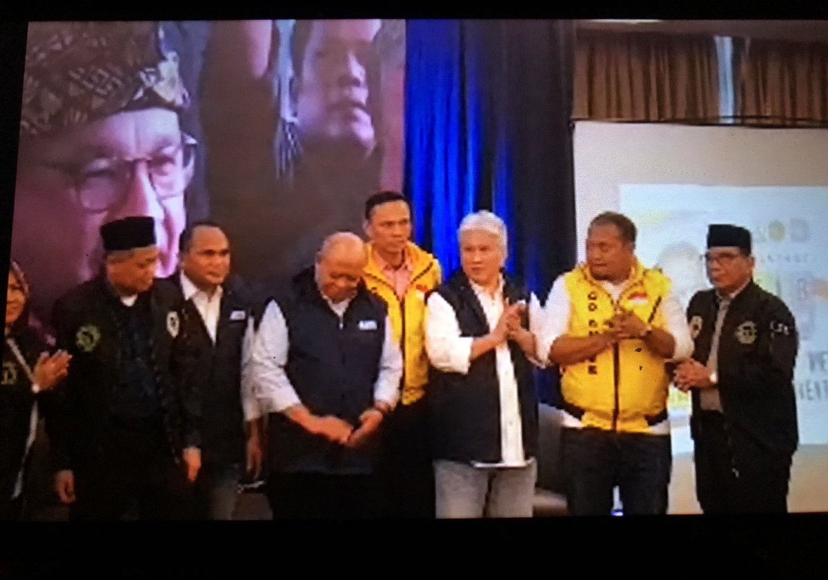 Gegbali_Anies2's tweet image. Sore yg indah, Sore berkah, Anies unstoppable, launching Sekber KIB Anies For President 2024, kader KUNING, BIRU,HIJAU ayo semua rakyat merapat apapun partaimu, dukung calon terbaik, semua untuk Indonesia jaya #kib #GoAnies #PAN #PPP #AniesForPresident #AniesPresidenku