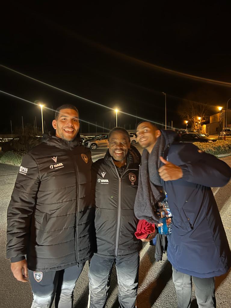 Une visite surprise à #Carcassonne ! 

La famille est une valeur forte au <a href="/RouenNdieRugby/">Rouen Normandie Rugby</a>. Je suis ravi d’entrainer la fratrie composée de <a href="/MaximinJimi/">Jimi Maximin</a> et <a href="/SamuelMaximin/">Samuel Maximin</a> suite aux prêts respectifs de la <a href="/SectionPaloise/">Section Paloise Béarn Pyrénées</a> et du <a href="/MHR_officiel/">Montpellier Rugby</a> 👍

#RNR #rugby #rugbyprod2 <a href="/rugbyprod2/">Rugby PRO D2</a>