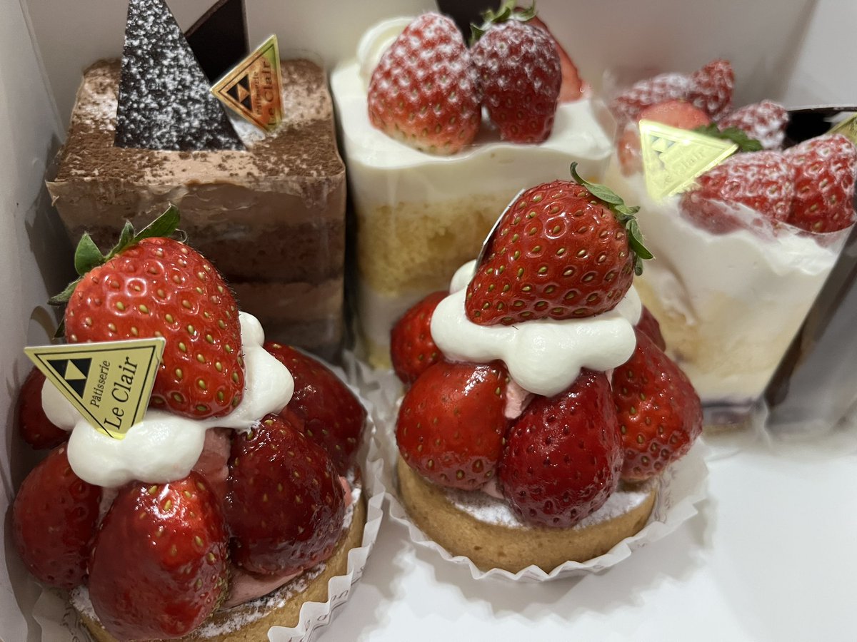 mayo_n0201's tweet photo. 今年の誕生日もたくさんお祝いのメッセージいただけて嬉しかったです。
みんな優しいなぁ😭
そして毎度ながら素敵すぎイラストもいただきました♡
推しの後ろに乗れるなんて最高です。
可愛くないですか？笑 https://t.co/gSsFLnTwWJ