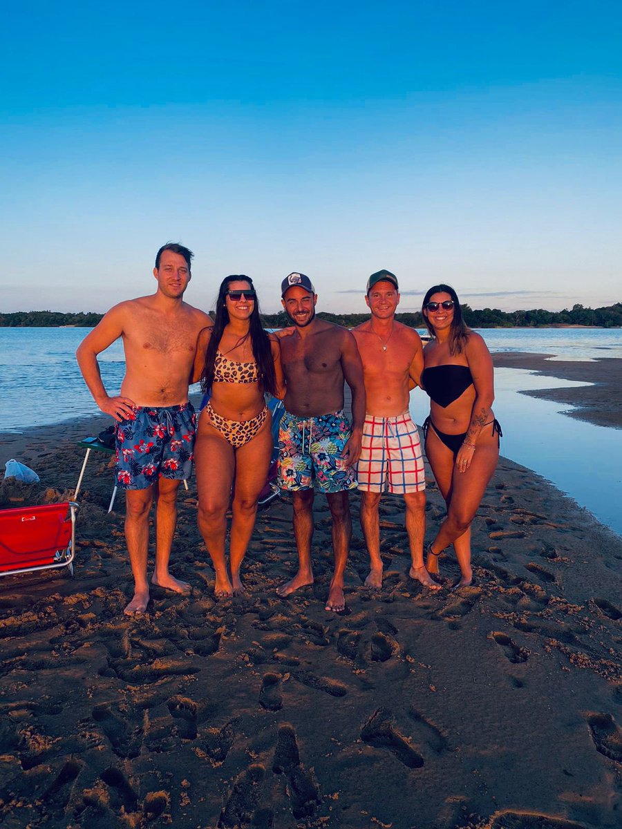 LuliSigot's tweet photo. La vida con amigos y en el río es mejor✨🙌🫶 https://t.co/cMEVBzl6tB