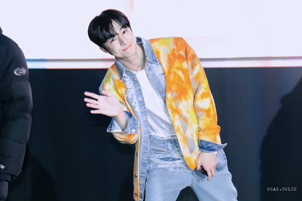 230201 다이슨 퇴근 #형원
미모가 안담겨🥹🖤
#MONSTAX #몬스타엑스 #HYUNGWON <a href="/OfficialMonstaX/">몬스타엑스_MONSTA X</a>