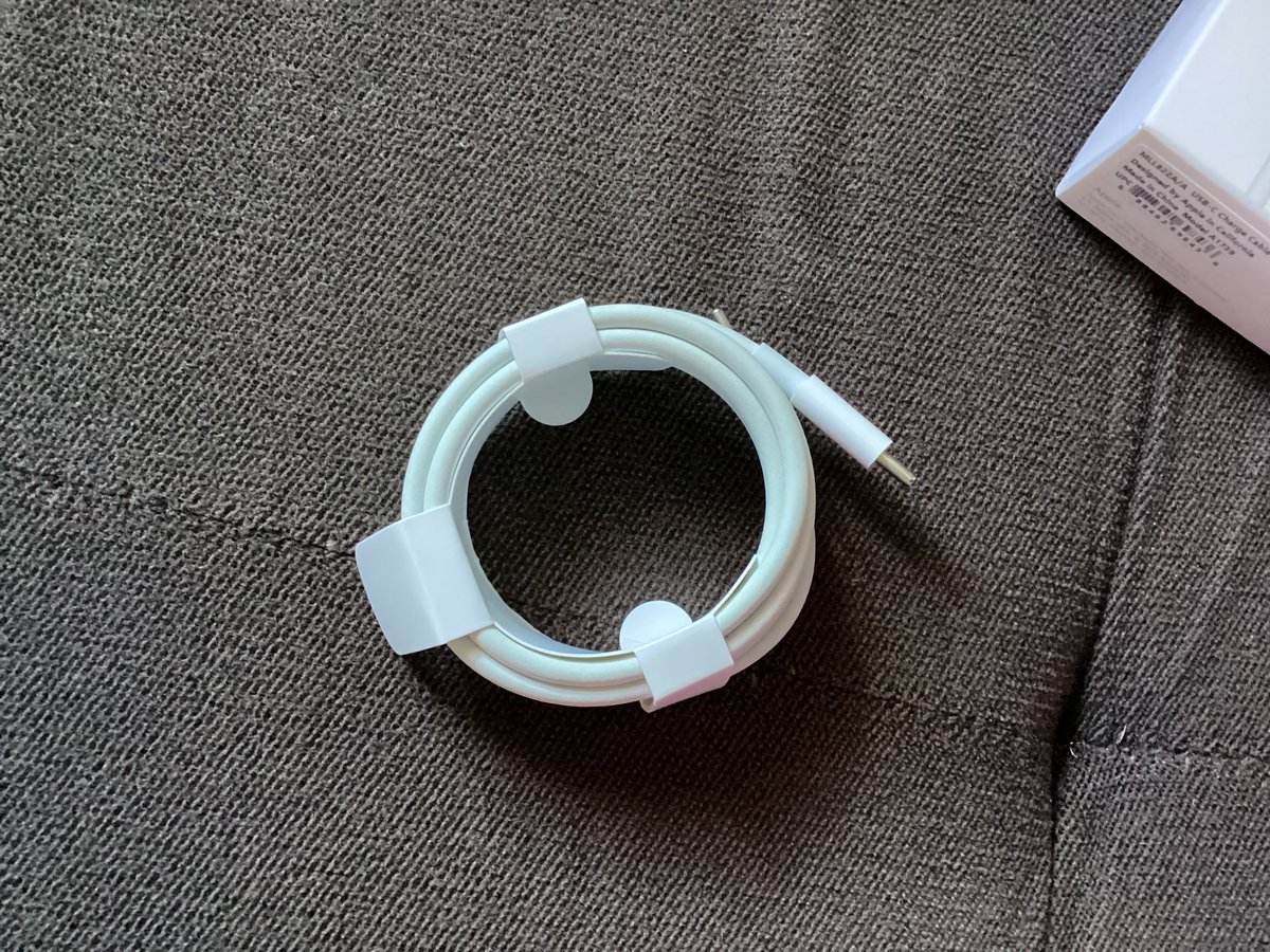 dscbag's tweet photo. wts apple ios charger type c ph

— original and brand new.
— will send proofs and pics.
— dm if SURE BUYER. 🙃

rfs: i bought the wrong one :( 

help rt pls! dm me for more info. https://t.co/FPk5bwJw3z