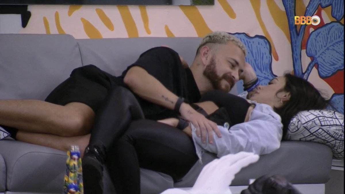 falacecilia's tweet photo. não sei quem tá mais apaixonado:
o fred pela lari
a lari pelo fred
eu por eles https://t.co/rRczmNhjsG