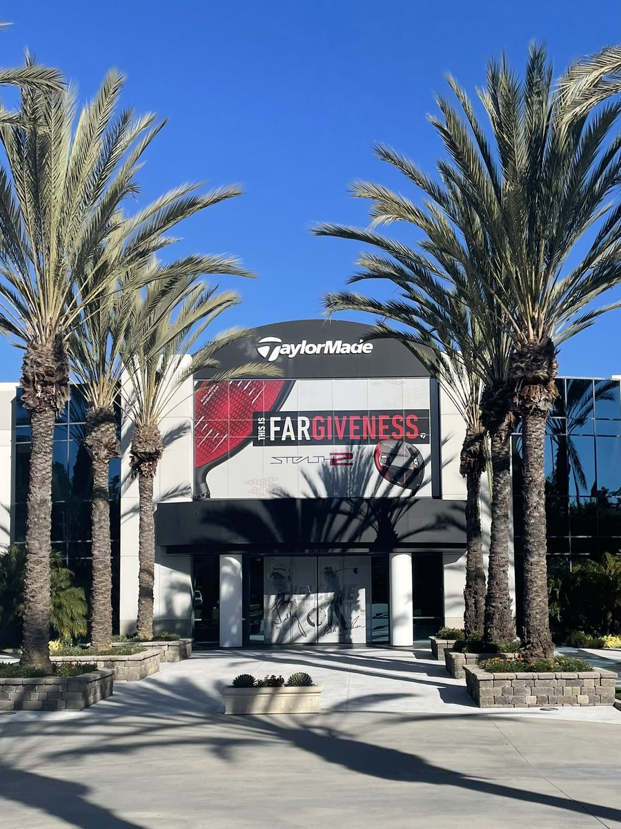 sthomsonpga's tweet image. ☀️⛳️☀️⛳️A big thanks to @lockygolf &amp;amp; @GregManleygolf for showing us around The Kingdom last week. ☀️⛳️☀️⛳️

We met some great people who gave us so much insight into #stealth2 and future product 🤫

@taylormadegolf #stealth2driver #fargiveness