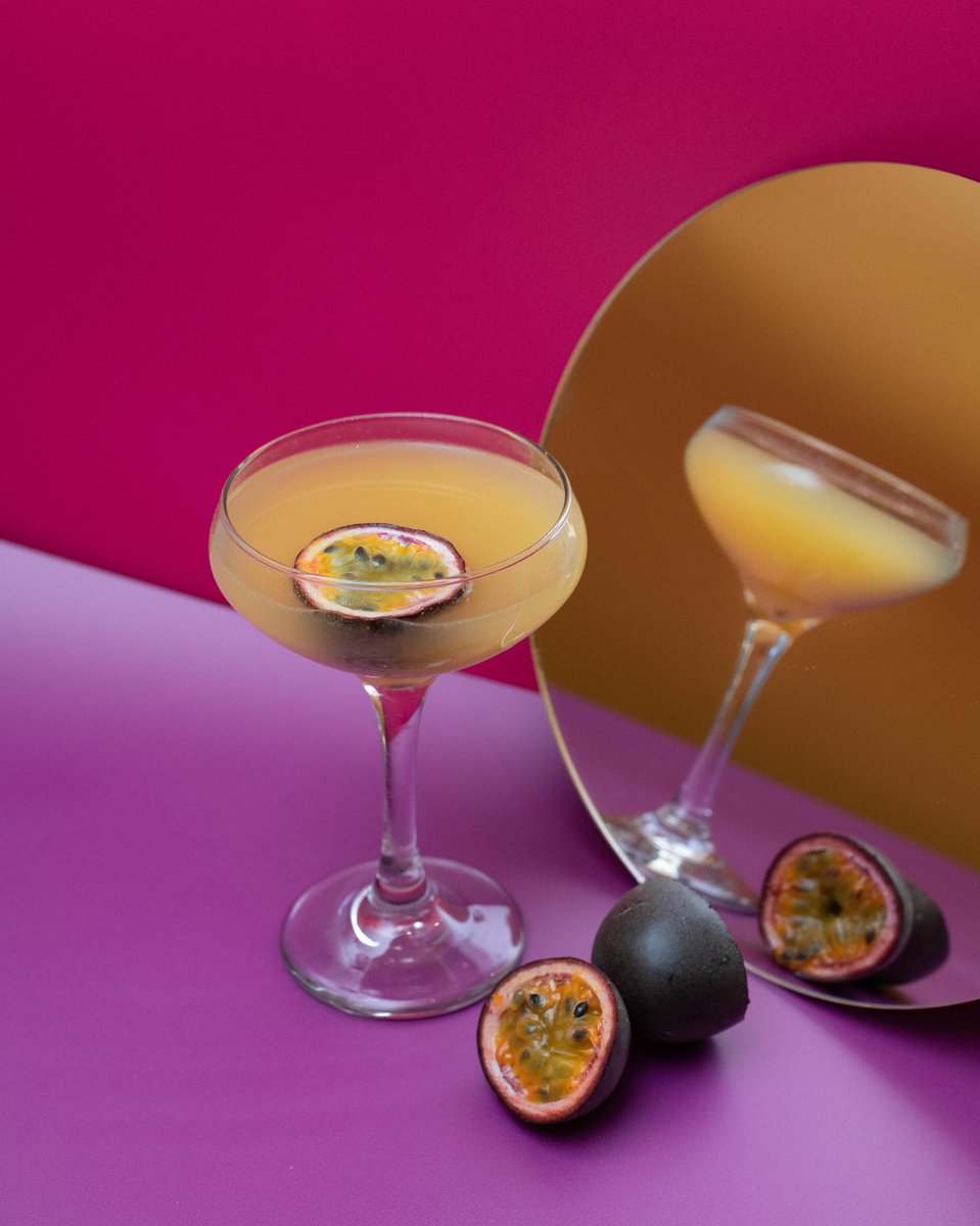 GigglingSquid's tweet photo. Dry Jan is over so that means business as usual with our Pornstar Martinis π
.
.
.
#GigglingSquid #Cocktails #Drinks #Cocktails #MartiniTree https://t.co/pQooh6pxrr