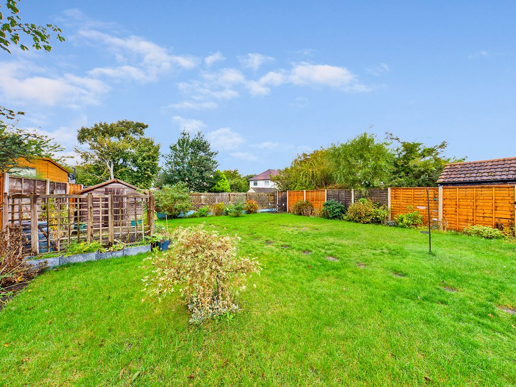 EweMoveFormby's tweet photo. This fantastic, three-bed detached family home is for sale in #Hightown! With a bright and airy living space and a good-sized garden, this could be ideal for a growing family!😀

Contact us 24//7 to arrange a viewing or book an appointment online.

https://t.co/kQ7GN41XQU https://t.co/lyM9EPINgm