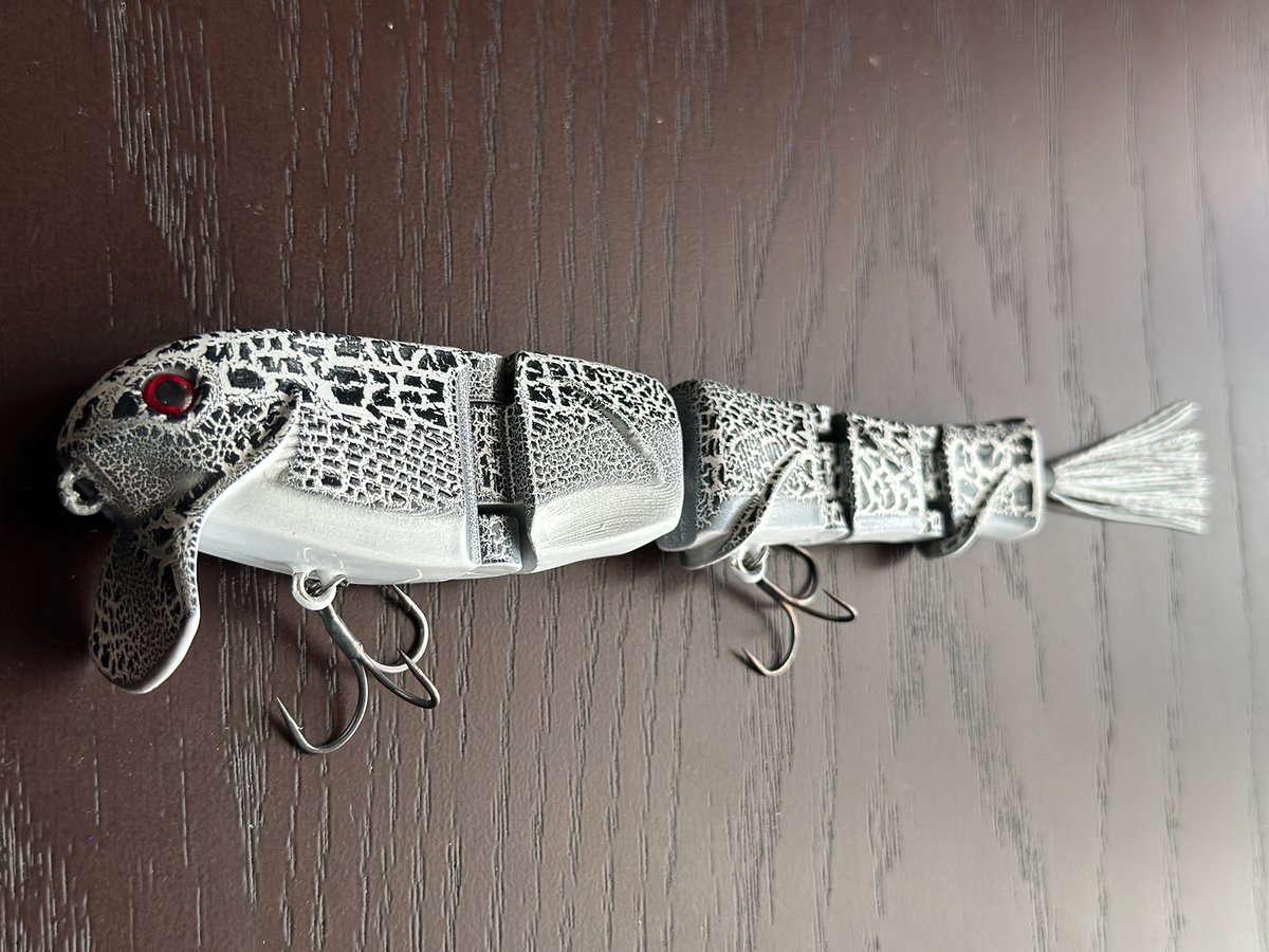 becstorebass's tweet photo. 昨今、ルアーは見た目とレア度にいきがちで忘れかけているルアーフィッシングの本質である魚の波動と生餌よりも魅力的に操作する楽しさをテーマに制作された DOUBLE SLASH
発売記念としてルアーの歴史を感じていただけるヴィンテージカラー2色を発売!
2月1日 https://t.co/T6soviNfjQ にて発売 !!!! https://t.co/7OxDBhYtlu