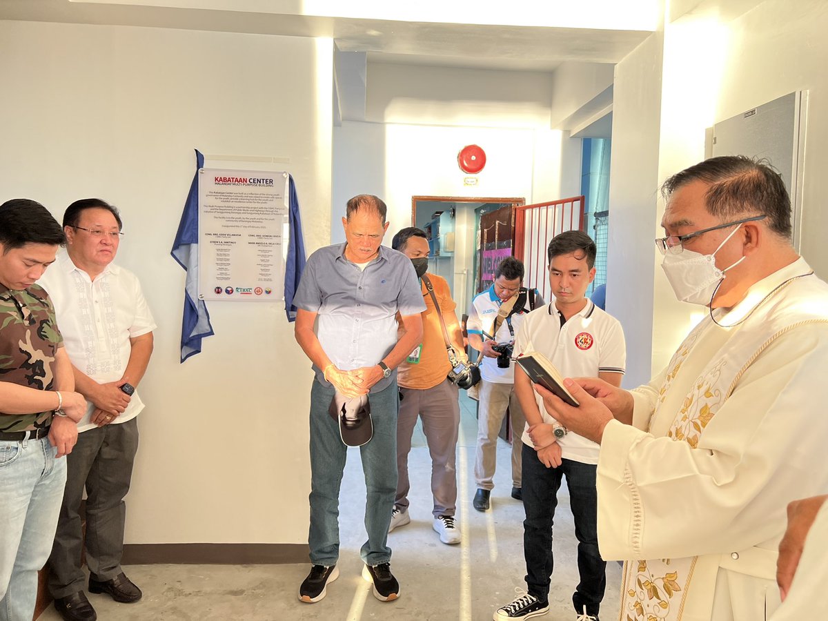 SKMalanday's tweet photo. Today, marks a milestone for SK Malanday! We inaugurated the new built Malanday Multi-Purpose Building, the Kabataan Center — SK Malanday Office, Malanday Public Library, ALS Room at Malanday Day Care Center.
Mula sa Kabataan, Para sa Kabataan!
#ExperienceMalanday
#SKMalanday https://t.co/m15rJRs2kE