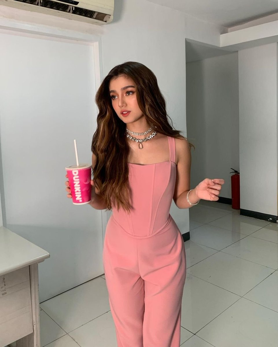 Drop tags for our Dunkin Girl!

BELLEntines WithDUNKIN

#DunkinPHxBelle | #BelleMariano 
#DonBelle | #DunkinPHValentines
<a href="/bellemariano02/">Belle Mariano</a> <a href="/dunkinph/">Dunkin' Philippines</a>