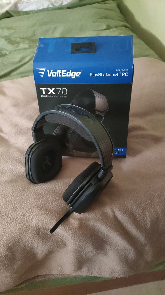 Pablo10bueno's tweet photo. Ya me llegaron los auriculares GAMING del sorteo de subs de @TG_97_ . Todo ha sido muy rápido y muy fácil!! Ahora toca disfrutarlos 😍 https://t.co/EgwCILTVWb