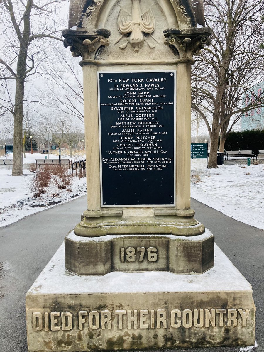 Chattancourt's tweet photo. Monument aux morts de la guerre de Sécession dans la ville de #NiagaraFalls dans l'état de #NewYork #USA. Pendant la guerre civile américaine, l’utilisation des tranchées a été très répandu dans les deux camps. #CivilWar #Histoire #Guerre #MemorialWar https://t.co/RZdbRcF5rO