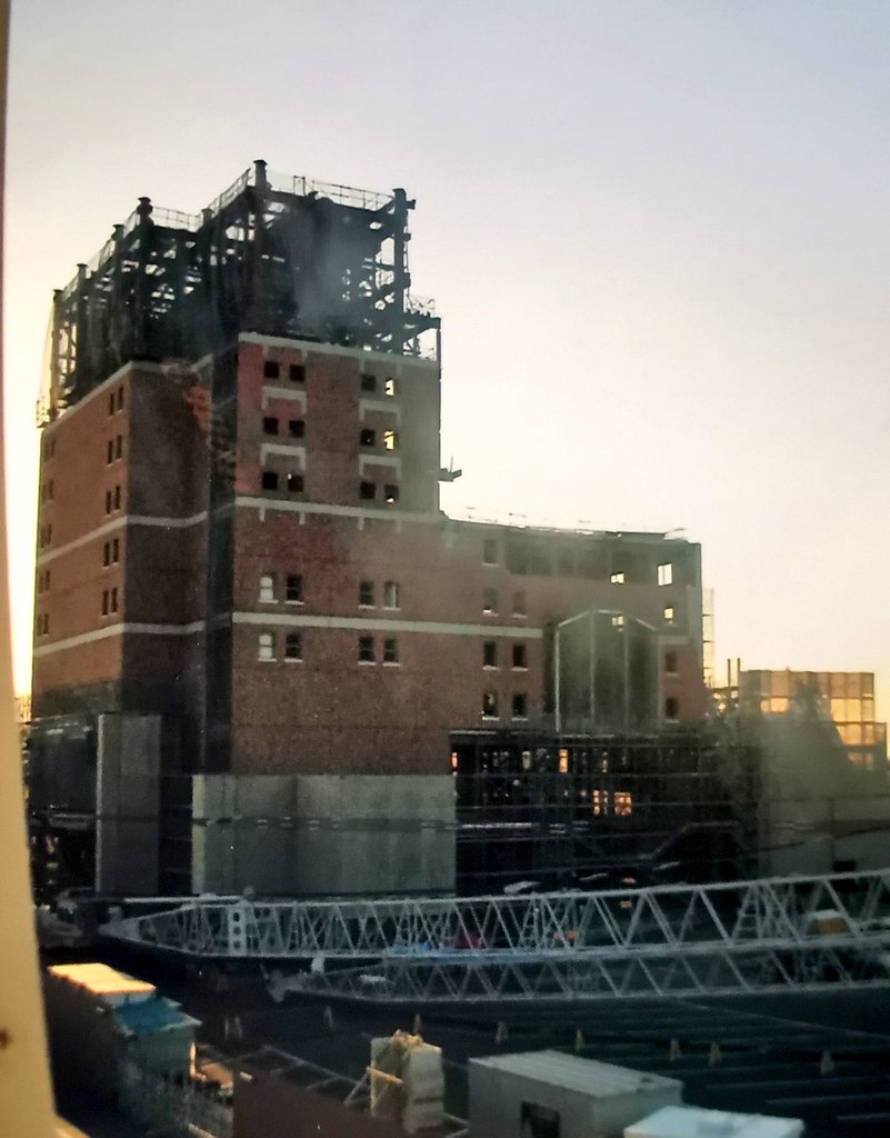irokichi5's tweet photo. タワテラ製作中
エージングする前なので普通のおうちのサイディングボードみたいな感じですよね
ここから塗装を重ねて深みを出していくわけで https://t.co/EtXrlDpj2V